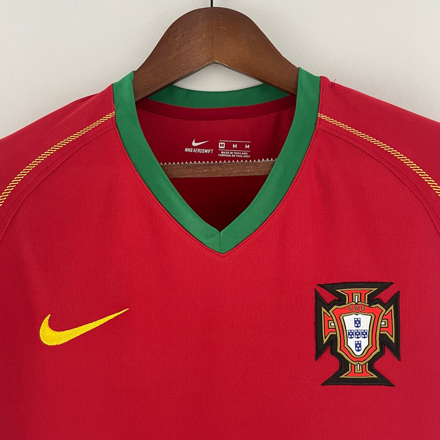 Camiseta Portugal Retro 2006